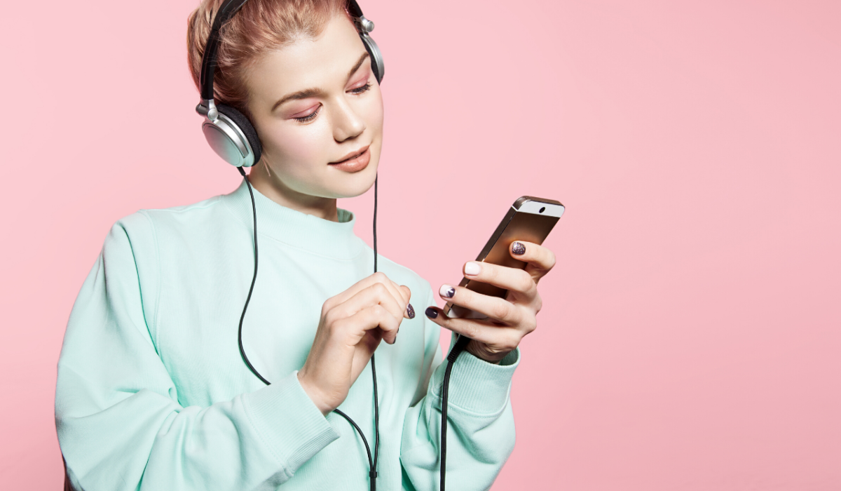 SCS_womanphoneheadphones_blog