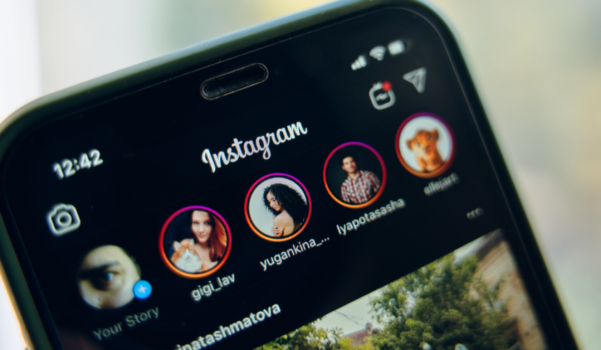 instagram-feed-header